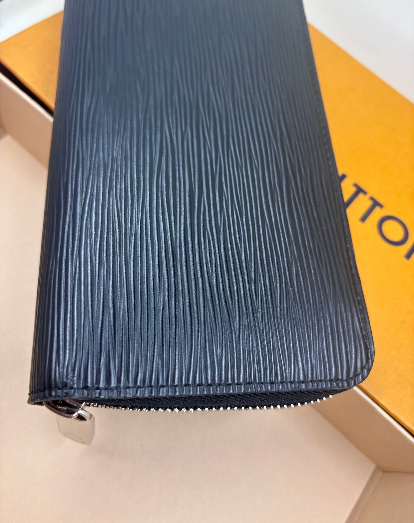 Louis Vuitton Zippy Wallet