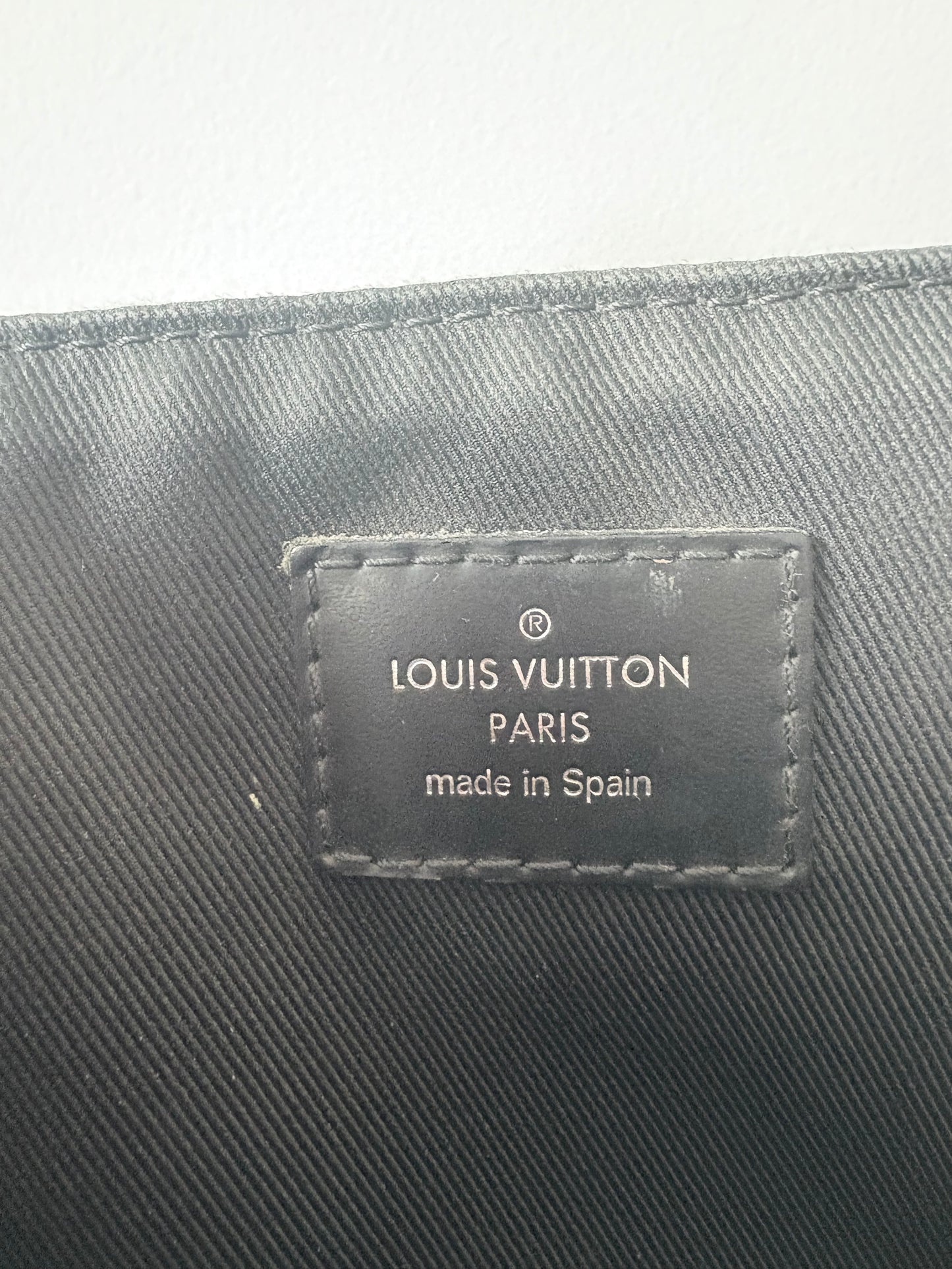 Louis Vuitton Messenger Bag