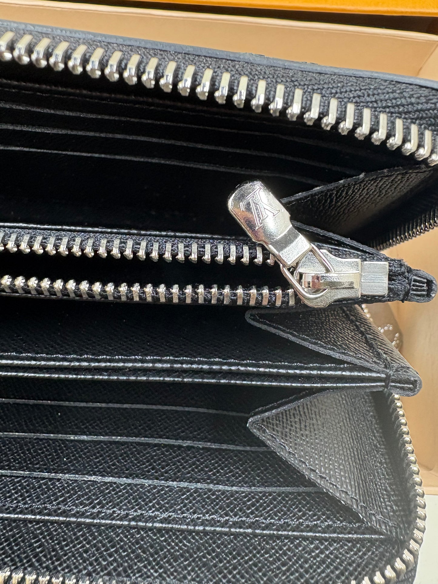 Louis Vuitton Zippy Wallet