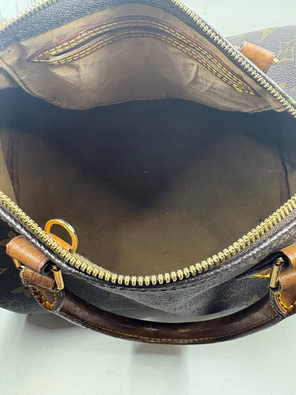 Louis Vuitton Speedy 30