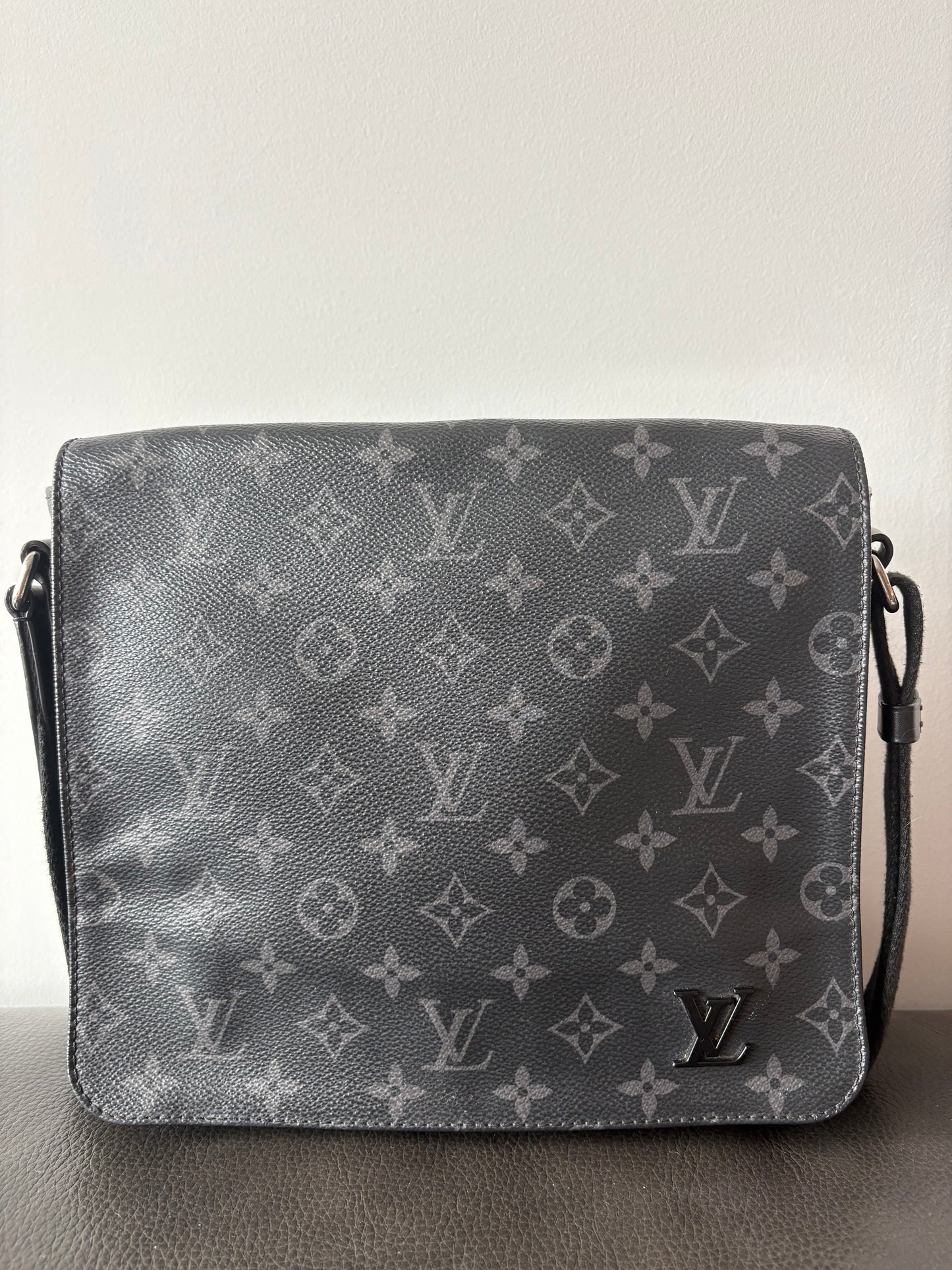 Louis Vuitton Messenger Bag