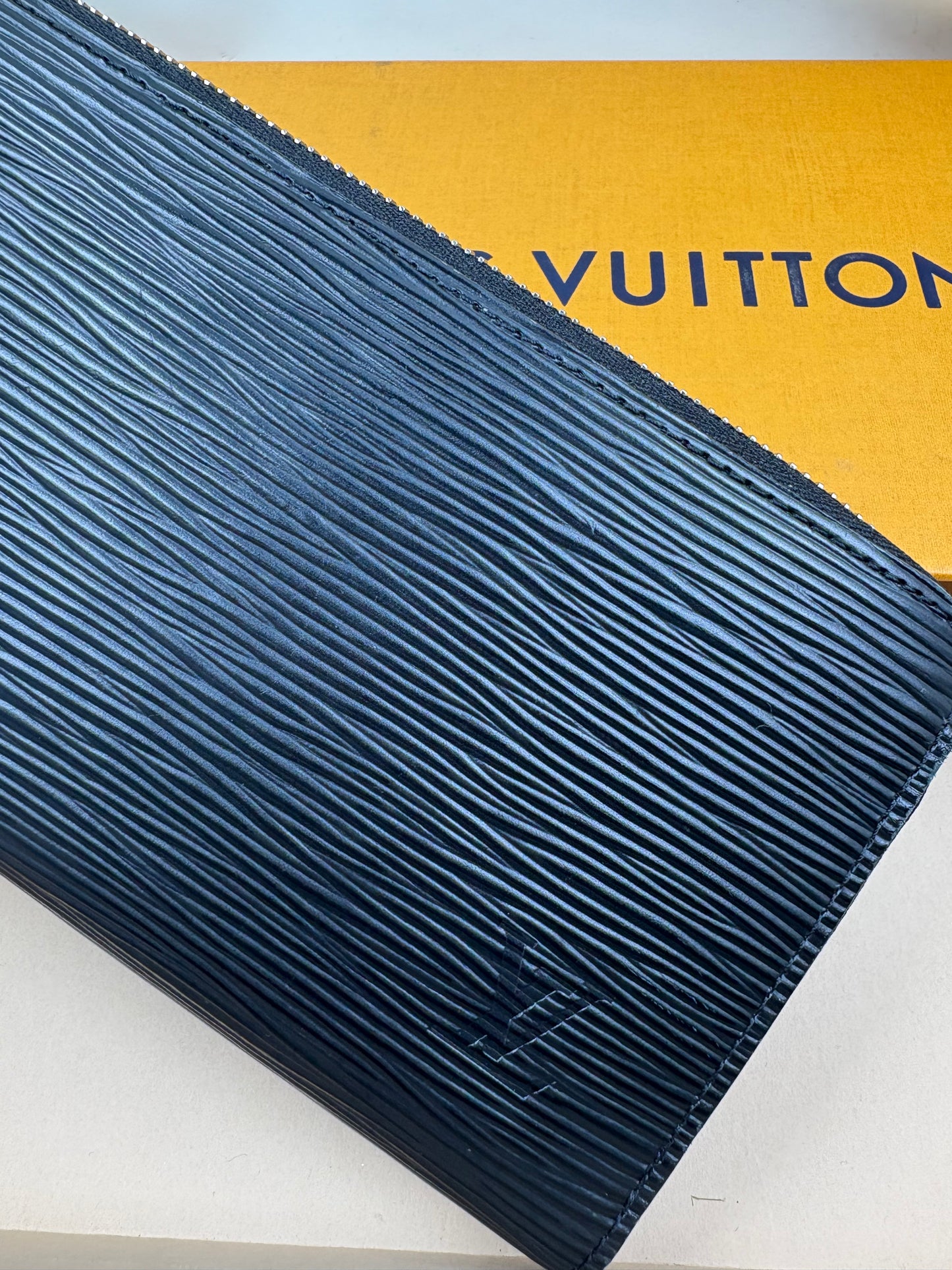 Louis Vuitton Zippy Wallet