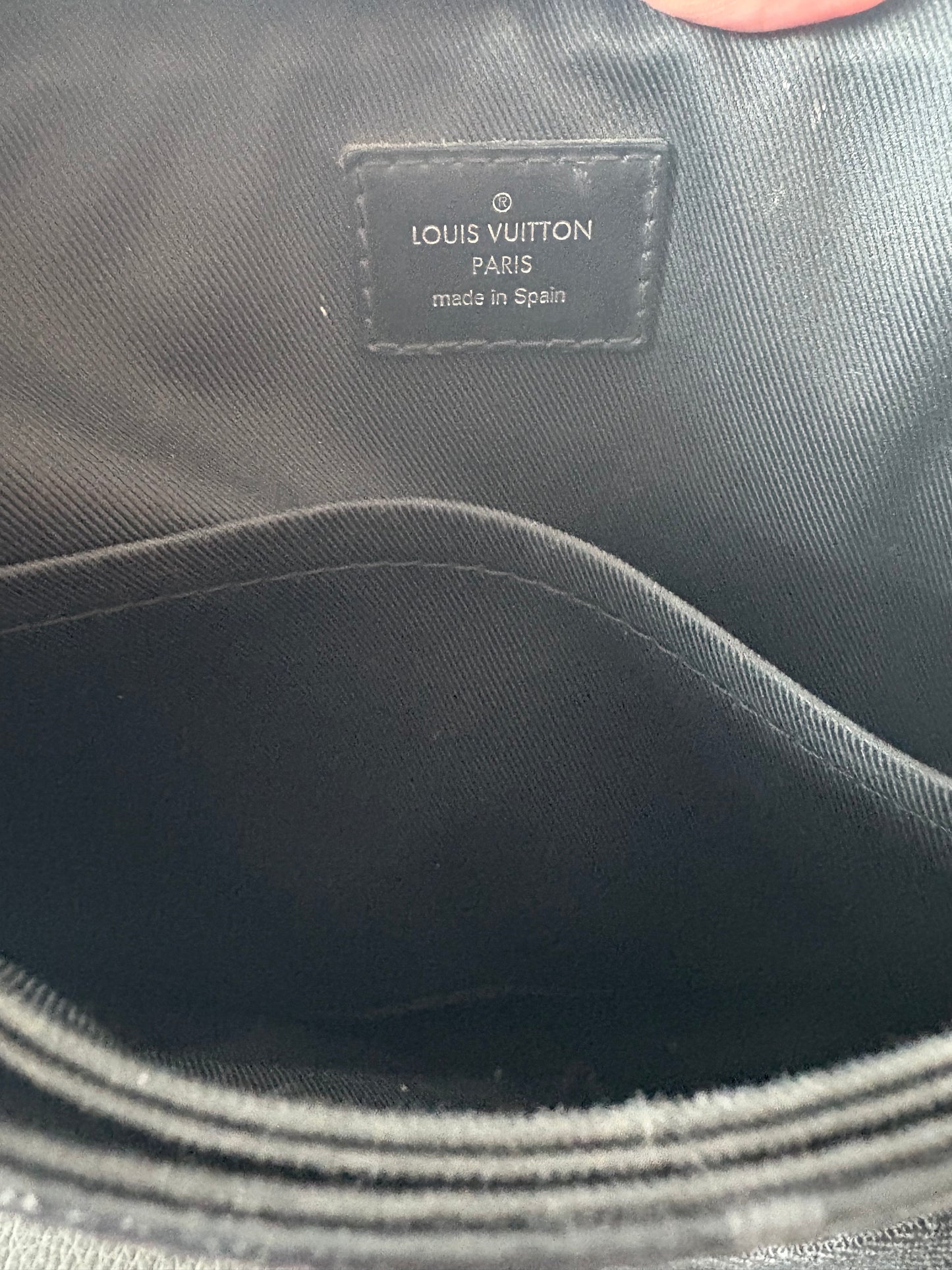 Louis Vuitton Messenger Bag